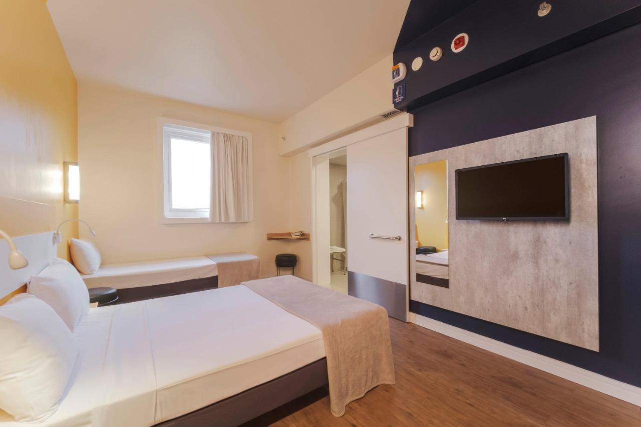 Ibis Budget Farroupilha Extérieur photo
